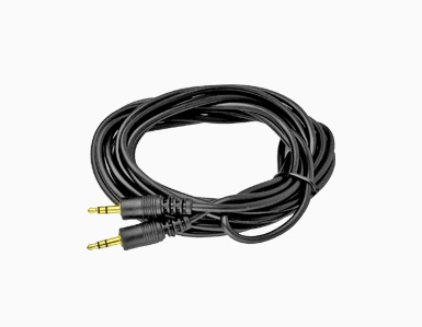 Cabo de áudio P2 a P2, com conectores banhados a ouro, para fones e dispositivos de áudio.