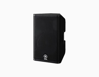 Subwoofer ativo Yamaha DXS15 com design preto e estrutura robusta.