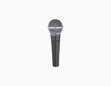 Microfone Shure SM58 com corpo preto e grade metálica prateada.