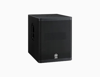 Subwoofer ativo Yamaha DXS15 com design preto e estrutura robusta.