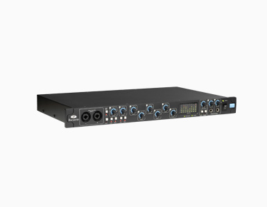 Interface Focusrite Saffire PRO 40, rack com entradas/saídas analógicas e digitais.